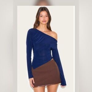 PrettyLittleThing Navy One-Shoulder Blouse